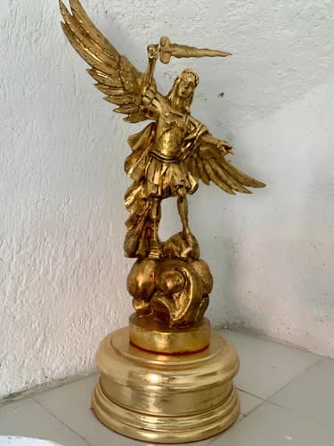 Escultura Arcángel San Miguel Dorado
