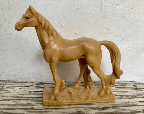Vintage Figura Caballo Resina Mexico Crema
