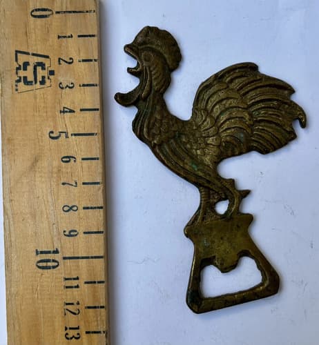 Vintage Destapador Abridor De Botellas Gallo De Latón Dorado Oscuro